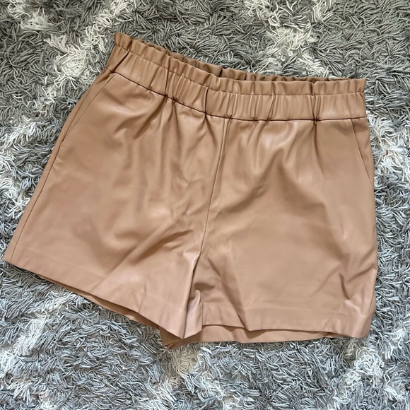 THE DROP | Loose Fit Paperbag Pull-on Shorts - Picture 4 of 7